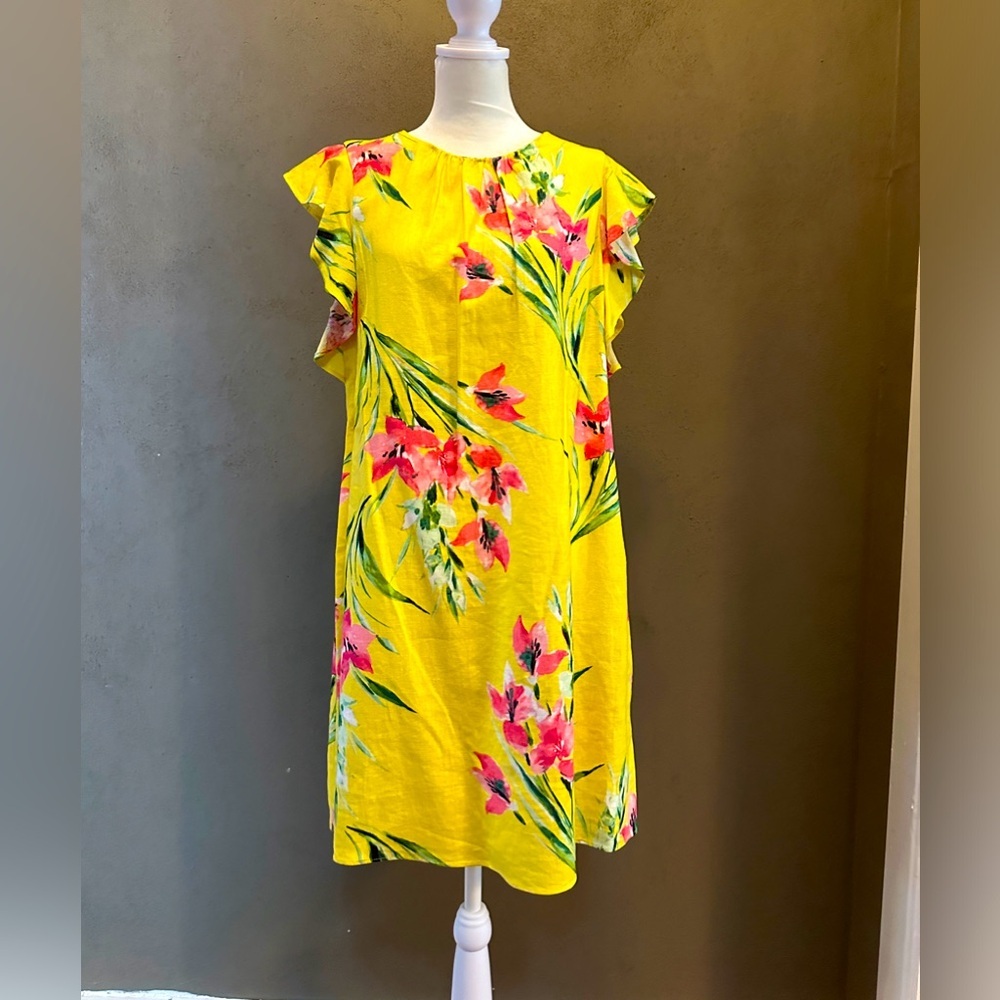 Yellow floral dress NWT, size 8 missy, flutter sleeves